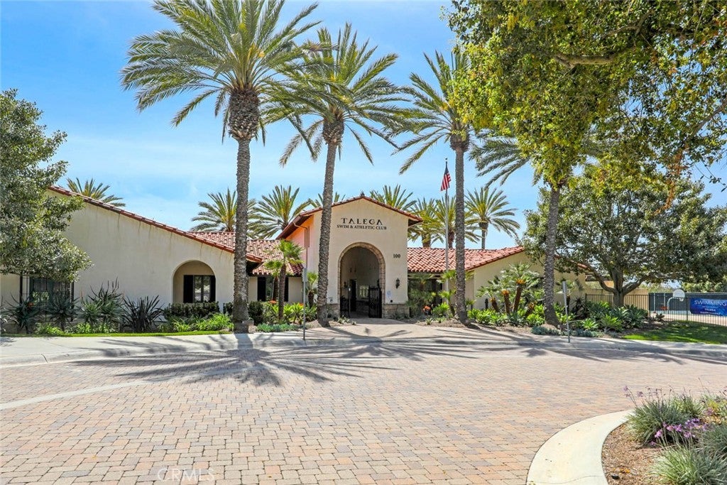 San Clemente, California, 92673, United States, 6 Bedrooms Bedrooms, ,5 BathroomsBathrooms,Residential,Active,1922275