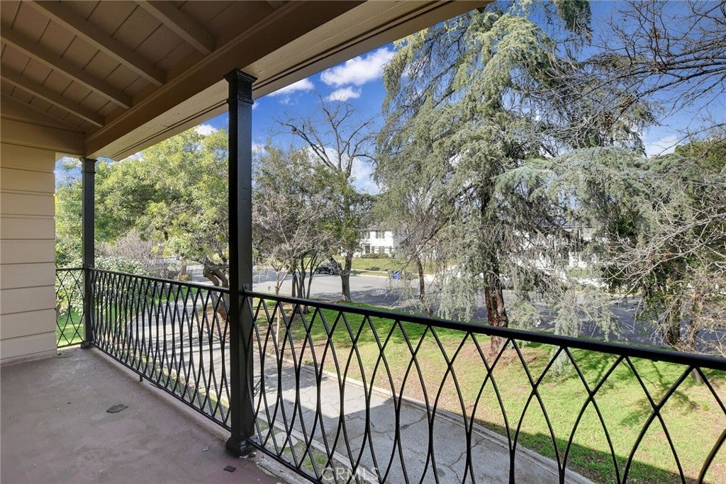 Pasadena, California, 91107, United States, 3 Bedrooms Bedrooms, ,3 BathroomsBathrooms,Residential,Active,1972145