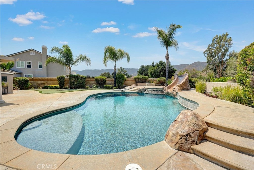Murrieta, California, 92562, United States, 6 Bedrooms Bedrooms, ,5 BathroomsBathrooms,Residential,Active,1914833