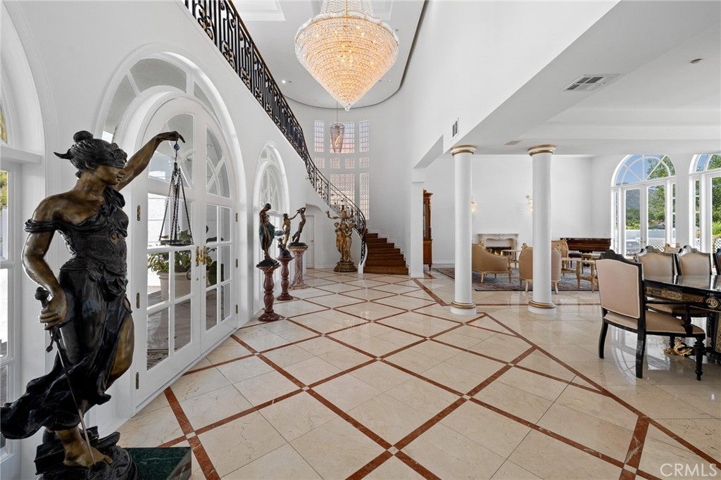 Glendale, California, 91206, United States, 5 Bedrooms Bedrooms, ,6 BathroomsBathrooms,Residential,Active,1941392