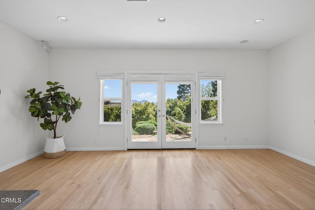 Camarillo, California, 93010, United States, 4 Bedrooms Bedrooms, ,3 BathroomsBathrooms,Residential,Active,2027321