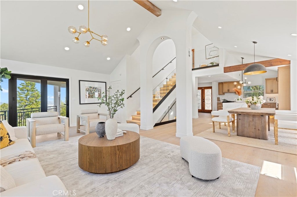Los Angeles, California, 90046, United States, 3 Bedrooms Bedrooms, ,4 BathroomsBathrooms,Residential,Active,1862862