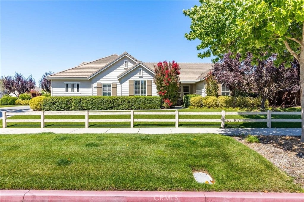 Paso Robles, California, 93446, United States, 4 Bedrooms Bedrooms, ,3 BathroomsBathrooms,Residential,Active,1914823