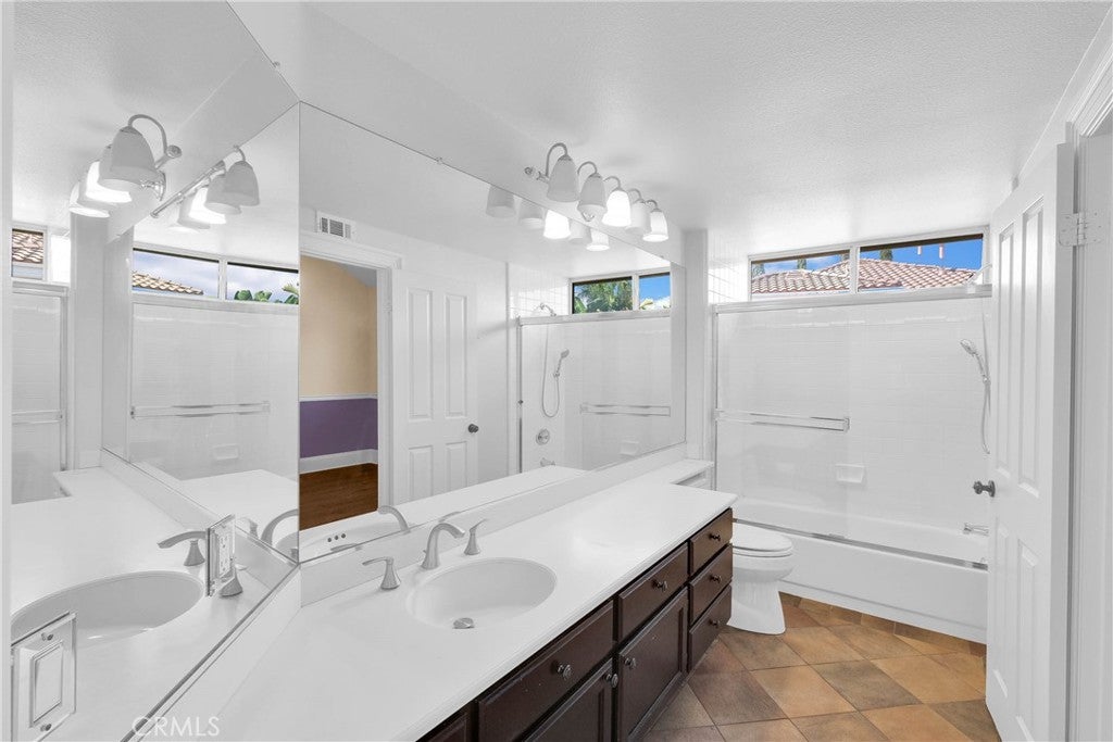 Walnut, California, 91789, United States, 5 Bedrooms Bedrooms, ,5 BathroomsBathrooms,Residential,Active,1952624