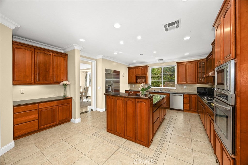 South Pasadena, California, 91030, United States, 4 Bedrooms Bedrooms, ,5 BathroomsBathrooms,Residential,Active,1905130