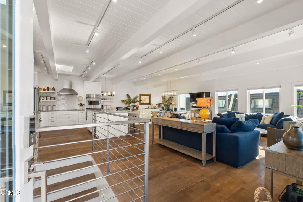 Malibu, California, 90265, United States, 4 Bedrooms Bedrooms, ,4 BathroomsBathrooms,Residential,Active,2006937