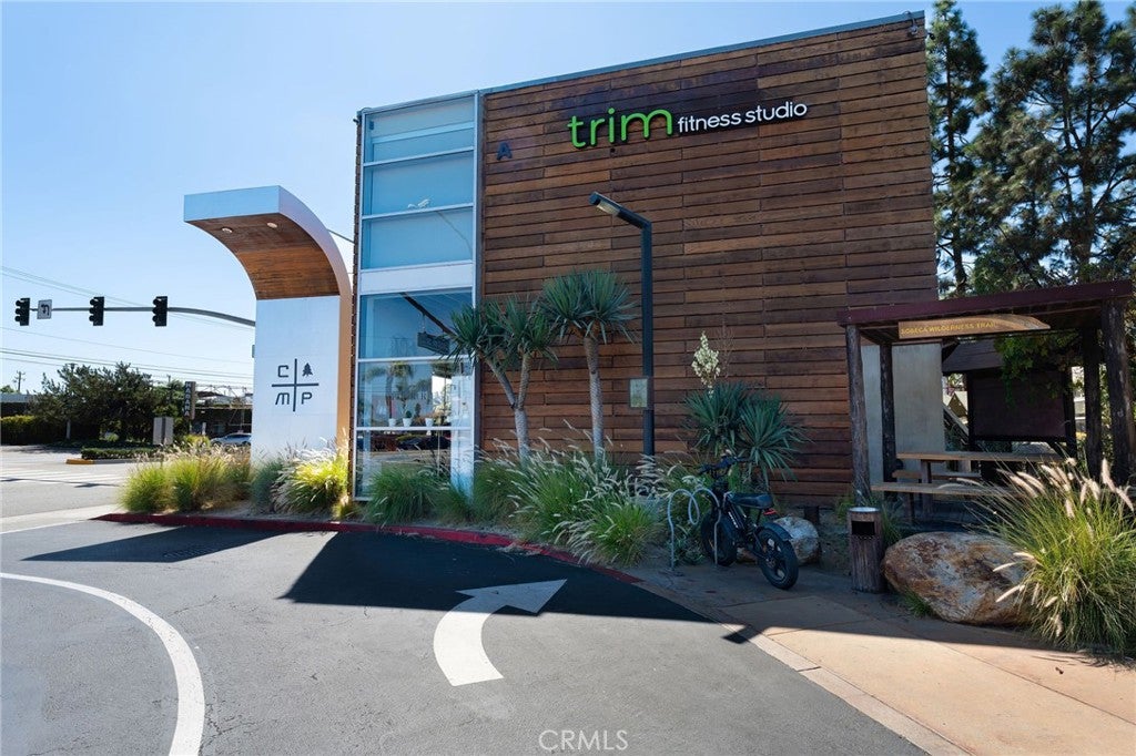 Costa Mesa, California, 92627, United States, 4 Bedrooms Bedrooms, ,3 BathroomsBathrooms,Residential,Contingent,1986895