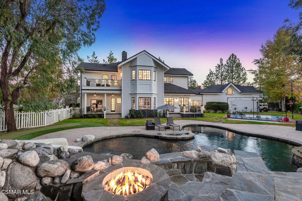 Agoura Hills, California, 91301, United States, 5 Bedrooms Bedrooms, ,7 BathroomsBathrooms,Residential,Pending,2006769