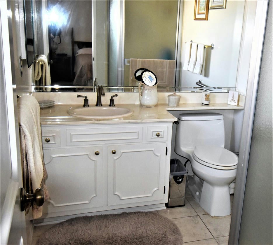 Seal Beach, California, 90740, United States, ,2 BathroomsBathrooms,Residential,Pending,1702937