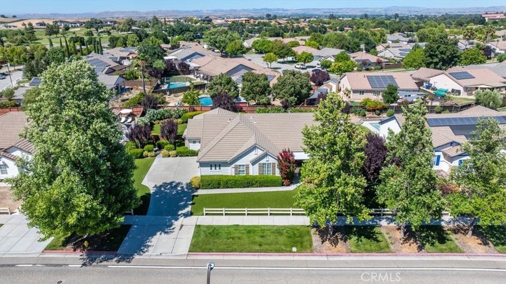 Paso Robles, California, 93446, United States, 4 Bedrooms Bedrooms, ,3 BathroomsBathrooms,Residential,Active,1914823