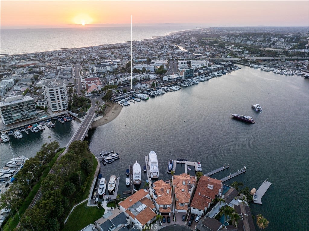 Newport Beach, California, 92663, United States, ,5 BathroomsBathrooms,Residential,Active,1762822
