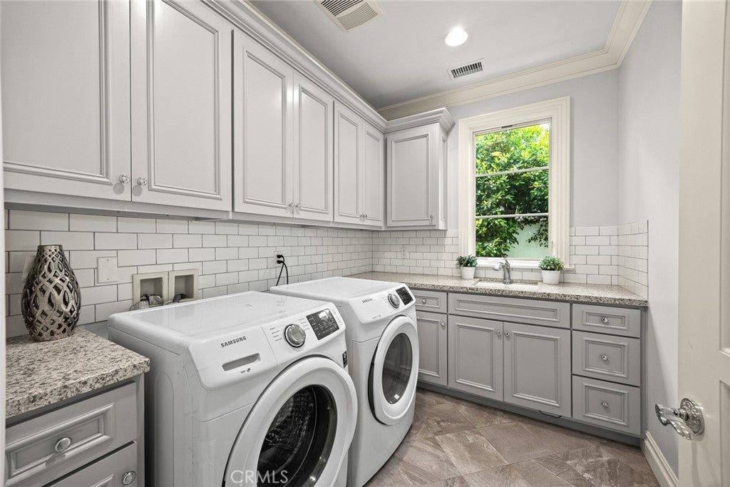 Arcadia, California, 91006, United States, 5 Bedrooms Bedrooms, ,6 BathroomsBathrooms,Residential,Active,1859344