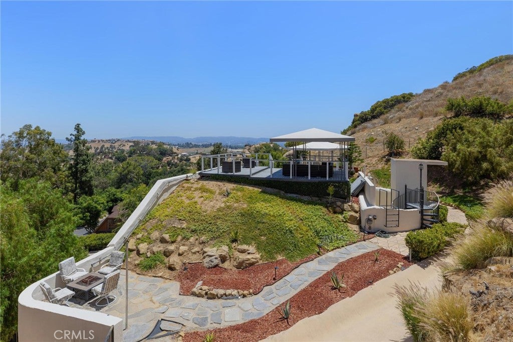 Chatsworth, California, 91311, United States, 4 Bedrooms Bedrooms, ,4 BathroomsBathrooms,Residential,Active,2011421