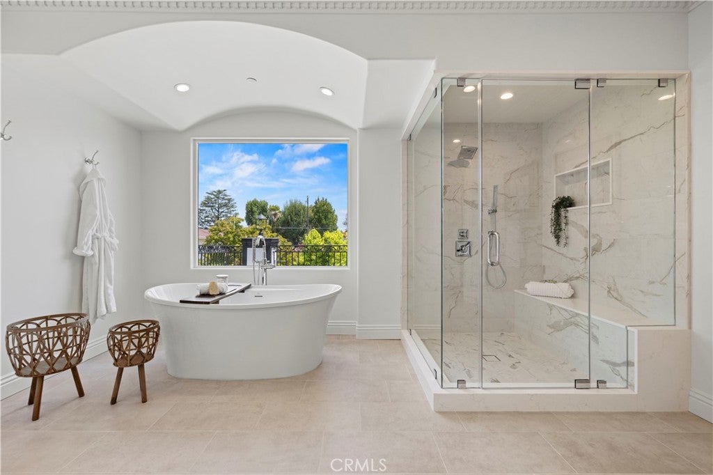 Encino, California, 91436, United States, 7 Bedrooms Bedrooms, ,7 BathroomsBathrooms,Residential,Active,1922652