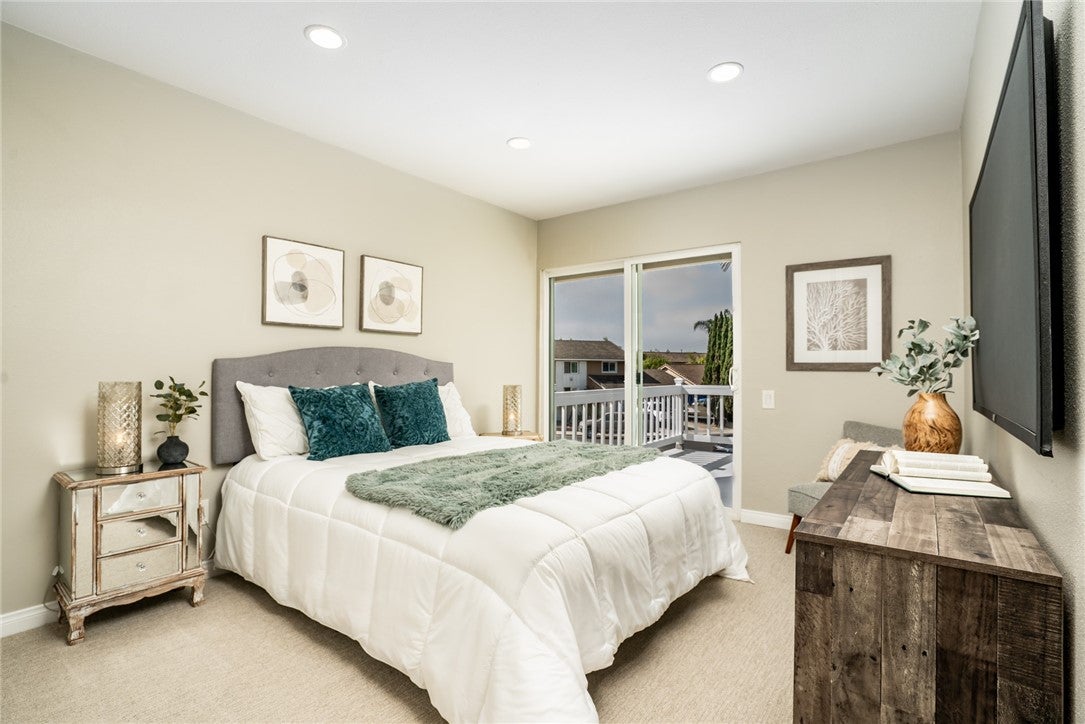 Huntington Beach, California, 92647, United States, 4 Bedrooms Bedrooms, ,3 BathroomsBathrooms,Residential,Active,2030516