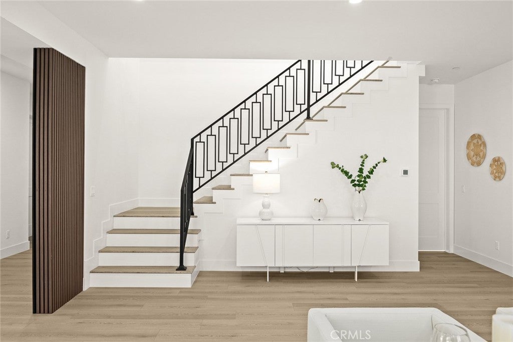 Pasadena, California, 91107, United States, 5 Bedrooms Bedrooms, ,6 BathroomsBathrooms,Residential,Active,2016401