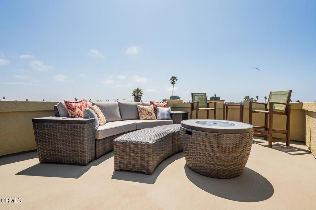 Oxnard, California, 93035, United States, 5 Bedrooms Bedrooms, ,4 BathroomsBathrooms,Residential,Active,1899886