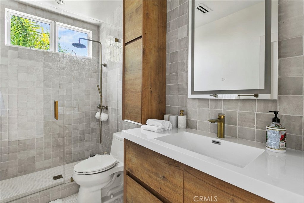 Laguna Niguel, California, 92677, United States, 4 Bedrooms Bedrooms, ,5 BathroomsBathrooms,Residential,Active,1986900