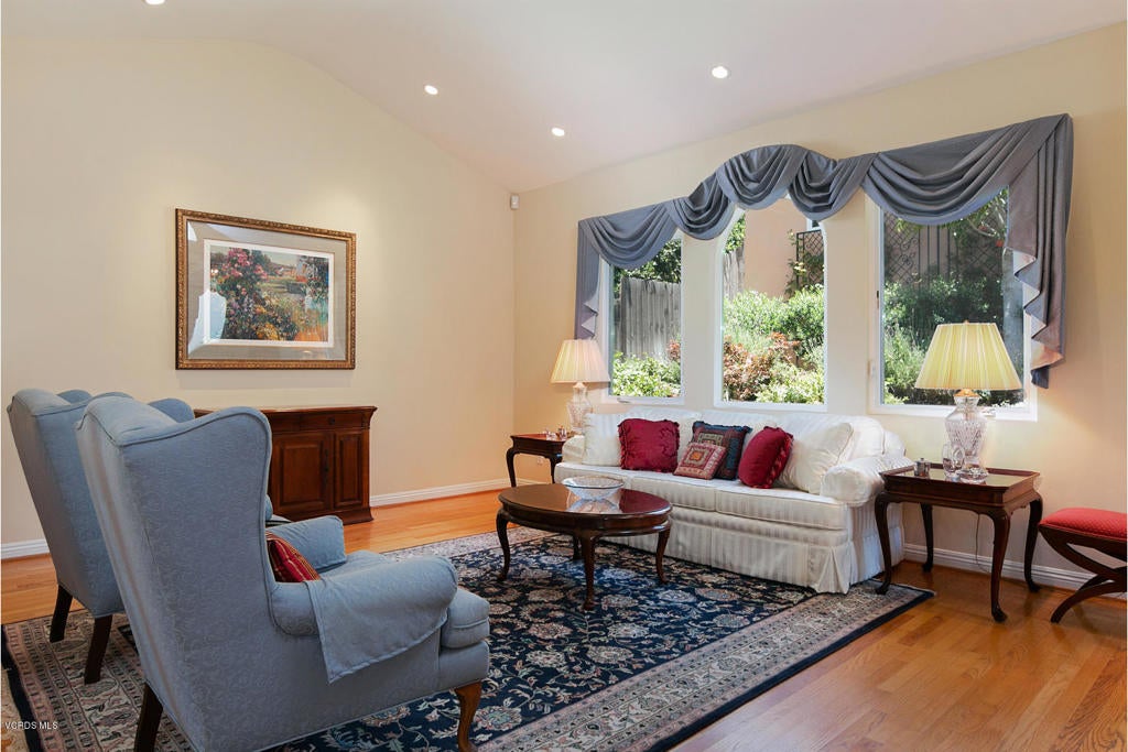 Ventura, California, 93001, United States, 4 Bedrooms Bedrooms, ,4 BathroomsBathrooms,Residential,Contingent,1944037
