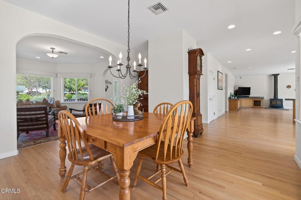 Camarillo, California, 93010, United States, 4 Bedrooms Bedrooms, ,3 BathroomsBathrooms,Residential,Active,2027321