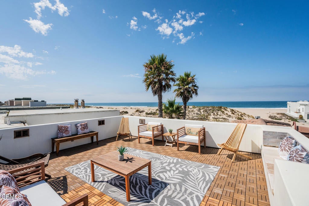 Oxnard, California, 93035, United States, 5 Bedrooms Bedrooms, ,6 BathroomsBathrooms,Residential,Contingent,1973330