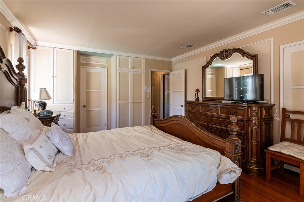 Glendale, California, 91207, United States, 4 Bedrooms Bedrooms, ,4 BathroomsBathrooms,Residential,Active,1945087