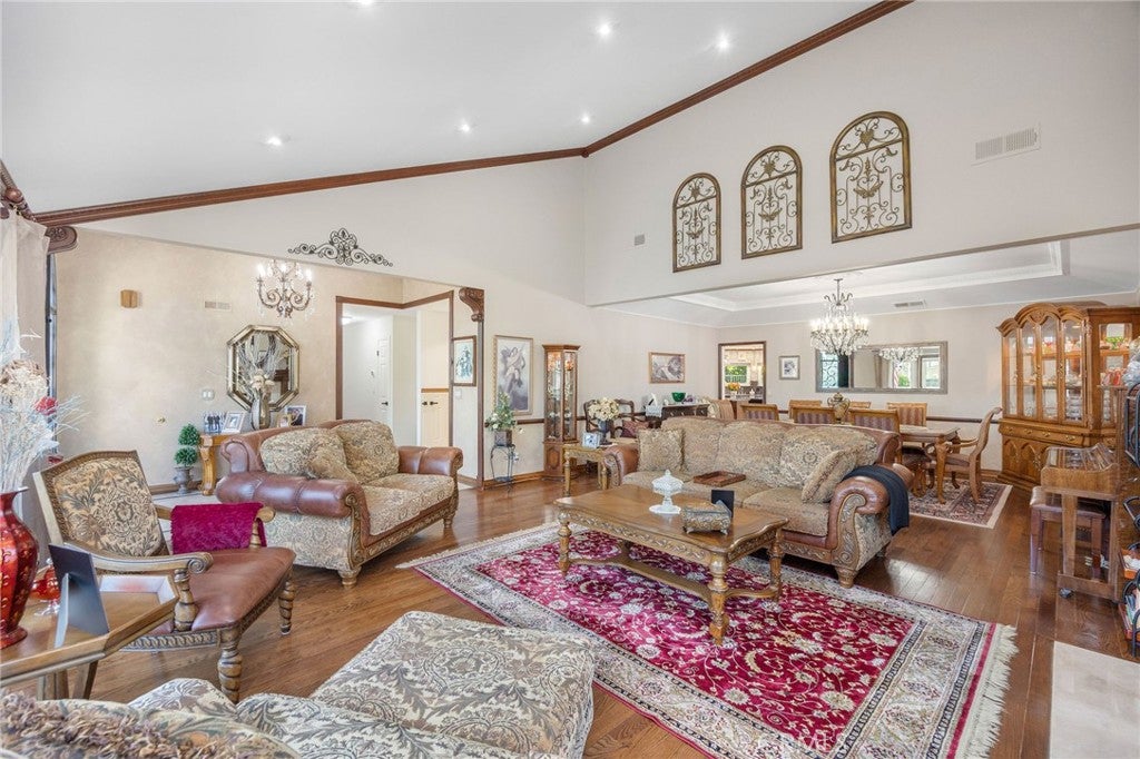 Chatsworth, California, 91311, United States, 4 Bedrooms Bedrooms, ,3 BathroomsBathrooms,Residential,Active,2006764