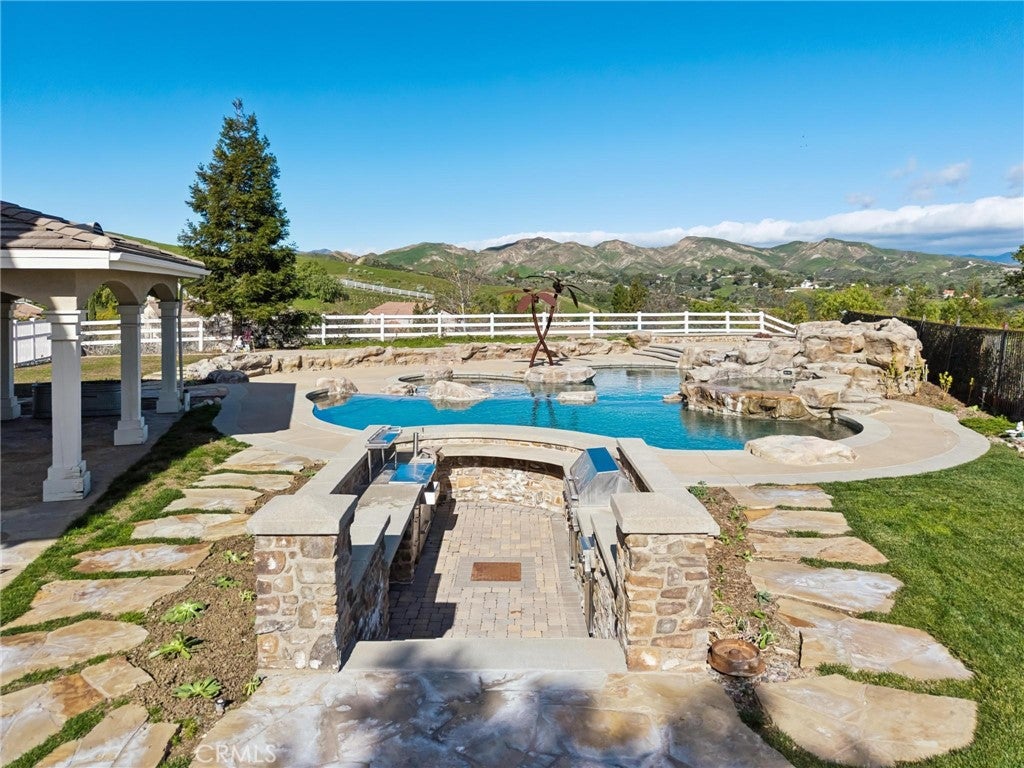 Castaic, California, 91384, United States, 6 Bedrooms Bedrooms, ,6 BathroomsBathrooms,Residential,Active,2009152