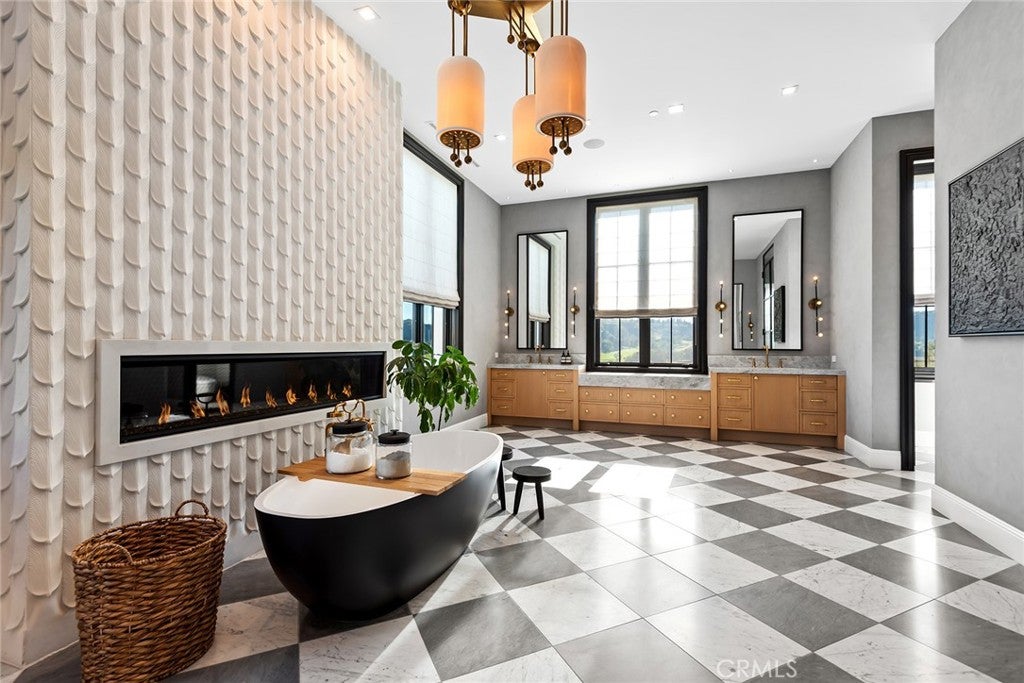 Los Angeles, California, 90077, United States, 8 Bedrooms Bedrooms, ,12 BathroomsBathrooms,Residential,Active,1905105