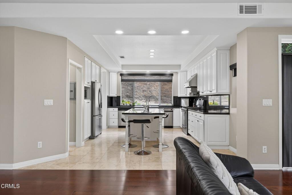 Camarillo, California, 93010, United States, 4 Bedrooms Bedrooms, ,4 BathroomsBathrooms,Residential,Active,1945047