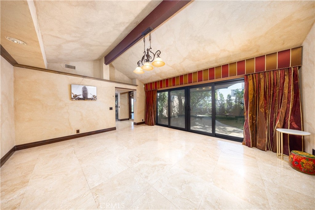 Pomona, California, 91766, United States, 5 Bedrooms Bedrooms, ,5 BathroomsBathrooms,Residential,Active,1989773