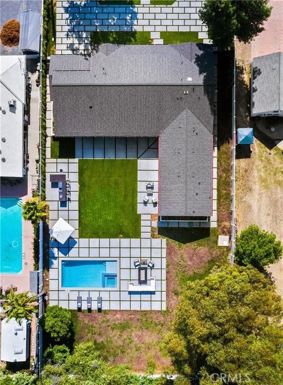 Woodland Hills, California, 91367, United States, 5 Bedrooms Bedrooms, ,5 BathroomsBathrooms,Residential,Pending,1843402