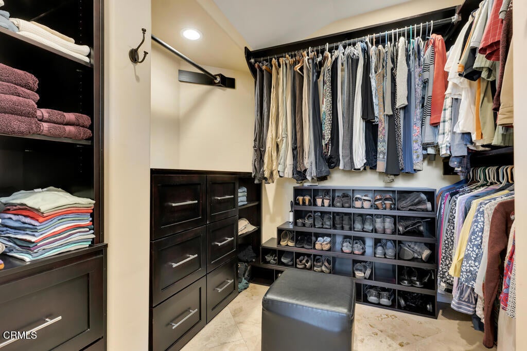 Camarillo, California, 93010, United States, 4 Bedrooms Bedrooms, ,6 BathroomsBathrooms,Residential,Active,1987228