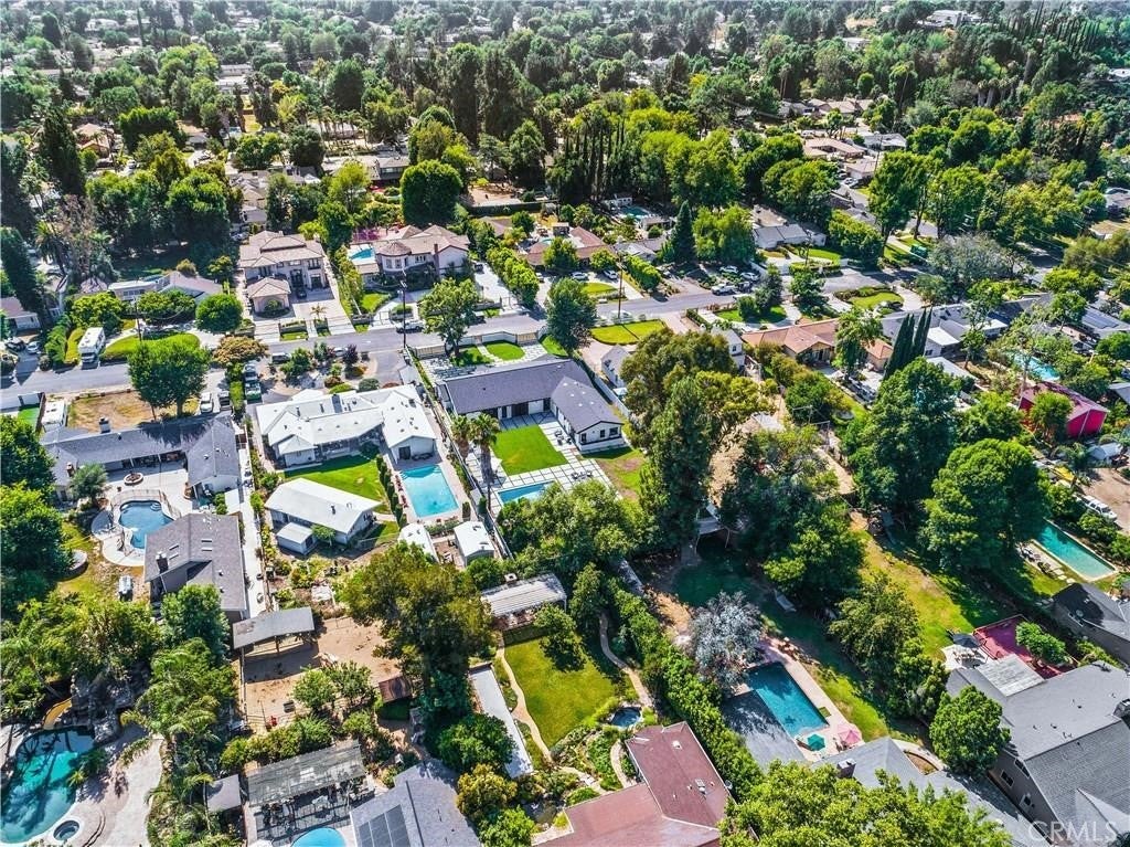 Woodland Hills, California, 91367, United States, 5 Bedrooms Bedrooms, ,5 BathroomsBathrooms,Residential,Pending,1843402