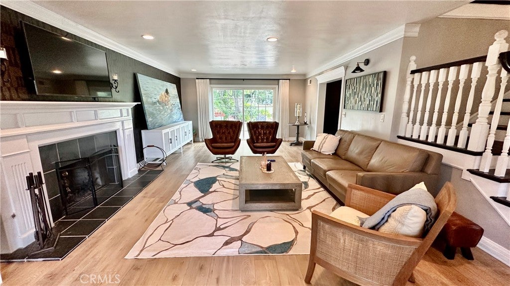 Porter Ranch, California, 91326, United States, 4 Bedrooms Bedrooms, ,3 BathroomsBathrooms,Residential,Active,1914580