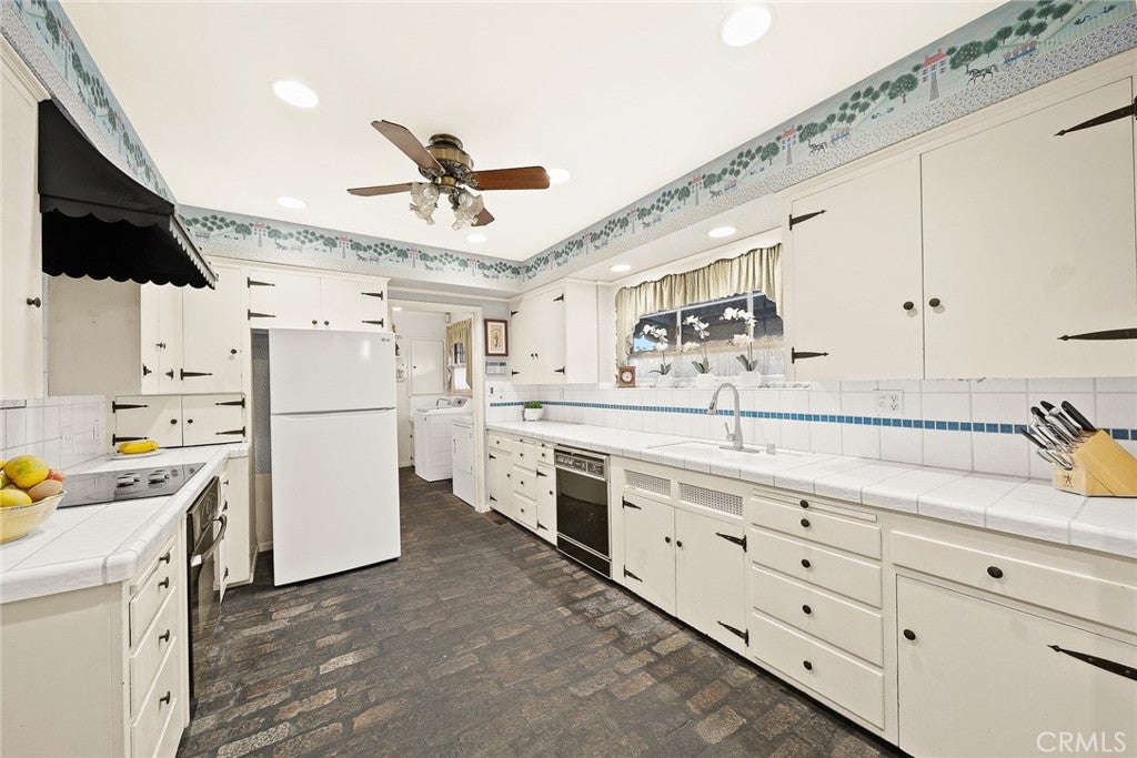 Arcadia, California, 91006, United States, 3 Bedrooms Bedrooms, ,3 BathroomsBathrooms,Residential,Active,1953414