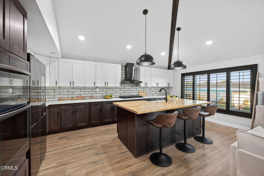 Ventura, California, 93001, United States, 4 Bedrooms Bedrooms, ,3 BathroomsBathrooms,Residential,Active,1926891