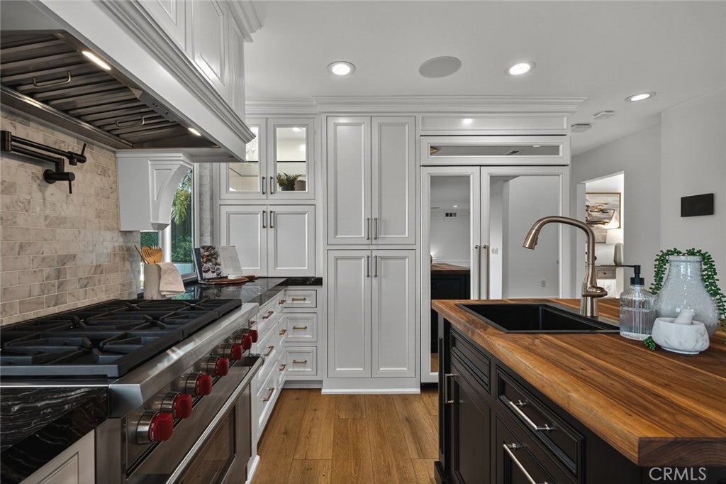 Anaheim, California, 92807, United States, 4 Bedrooms Bedrooms, ,3 BathroomsBathrooms,Residential,Active,1990042