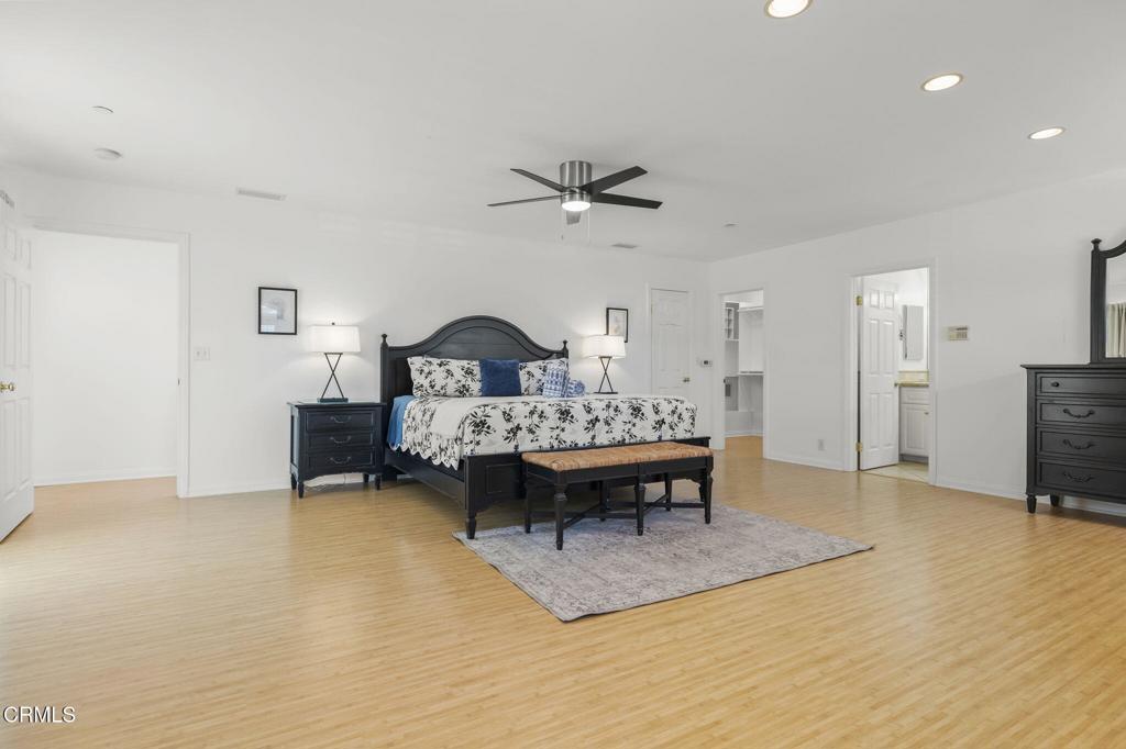 Ventura, California, 93001, United States, ,3 BathroomsBathrooms,Residential,Active,1829931