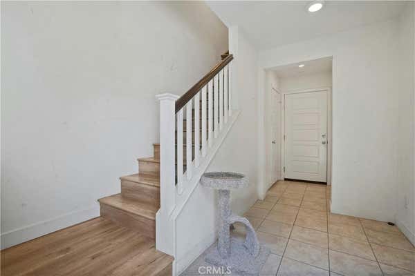 12752 N WATT LN UNIT B, SYLMAR, CA 91342, photo 2 of 49