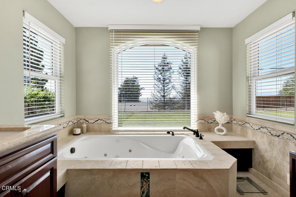 Camarillo, California, 93010, United States, 5 Bedrooms Bedrooms, ,5 BathroomsBathrooms,Residential,Active,1905055
