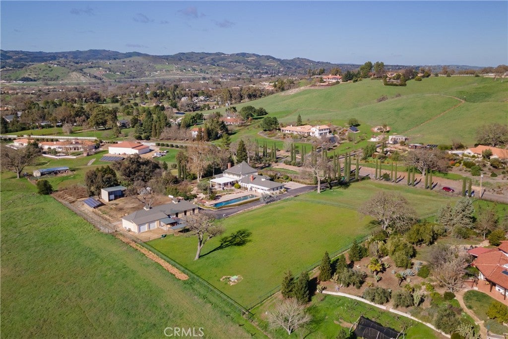 Paso Robles, California, 93446, United States, 4 Bedrooms Bedrooms, ,5 BathroomsBathrooms,Residential,Active,2016421