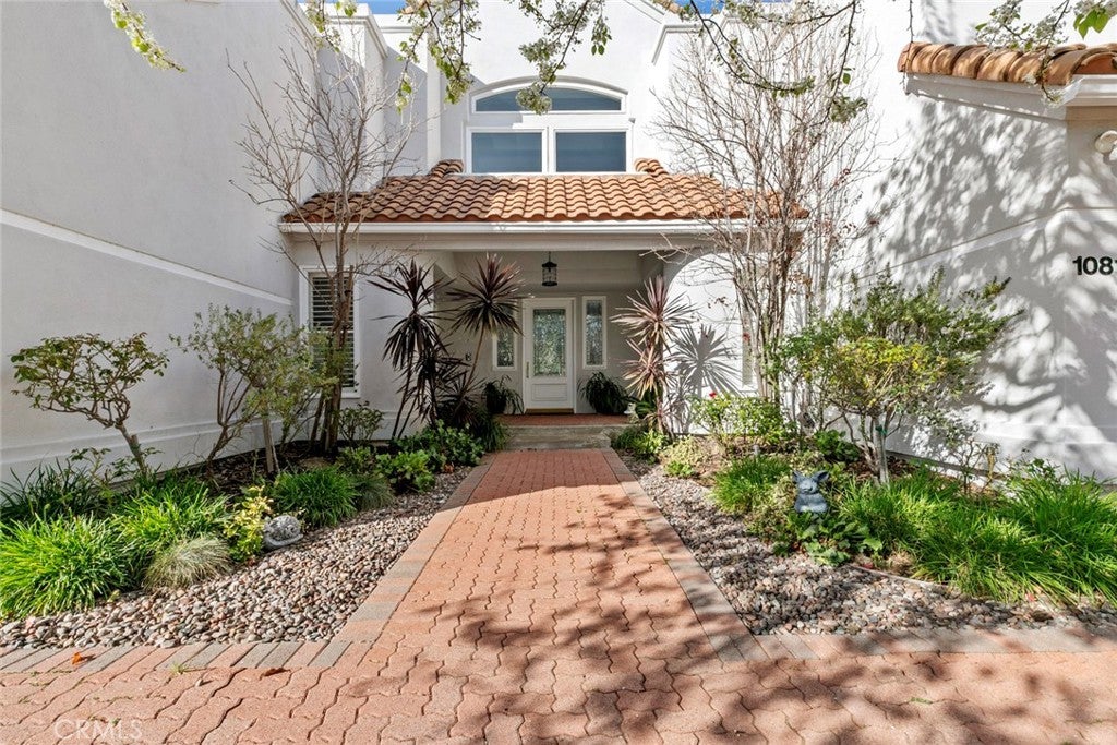 Chatsworth, California, 91311, United States, 5 Bedrooms Bedrooms, ,6 BathroomsBathrooms,Residential,Active,2015219