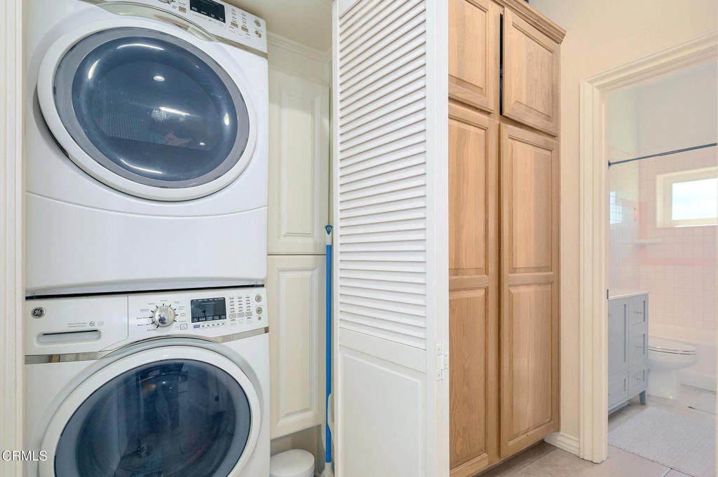 Camarillo, California, 93012, United States, 6 Bedrooms Bedrooms, ,4 BathroomsBathrooms,Residential,Active,1952615