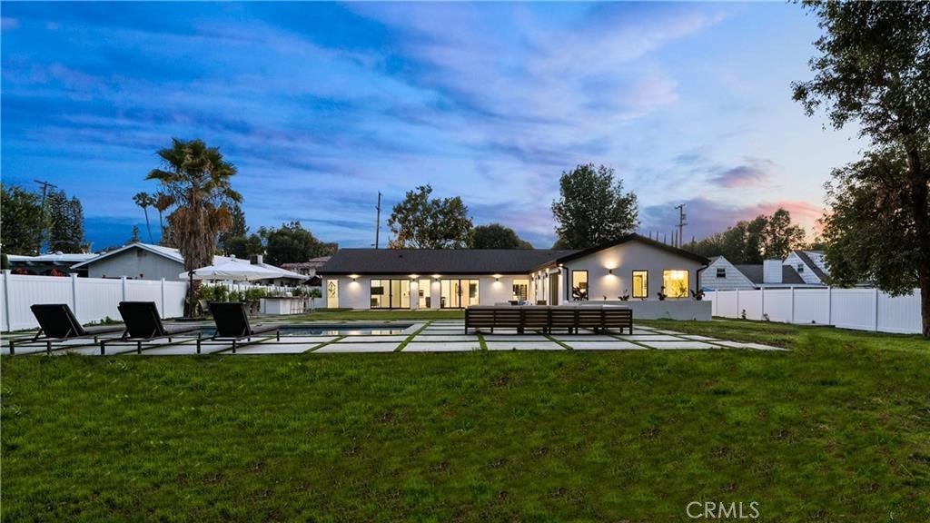 Woodland Hills, California, 91367, United States, 5 Bedrooms Bedrooms, ,5 BathroomsBathrooms,Residential,Pending,1843402