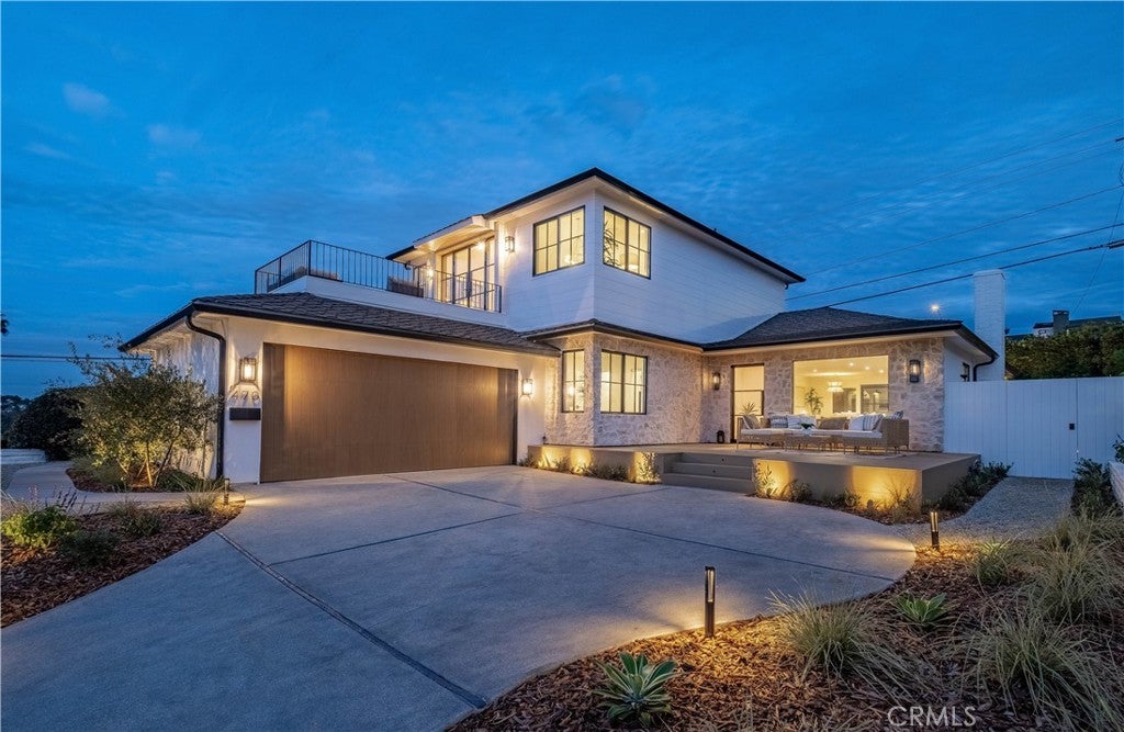 Redondo Beach, California, 90277, United States, 4 Bedrooms Bedrooms, ,3 BathroomsBathrooms,Residential,Active,1990651