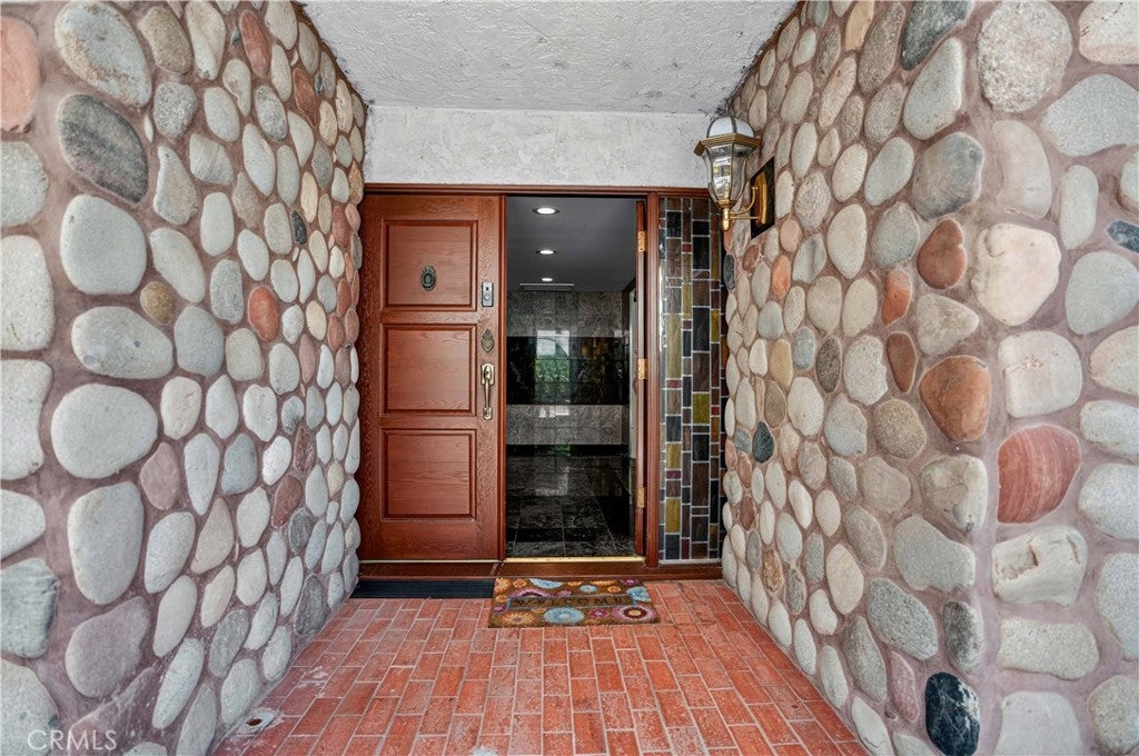 Granada Hills, California, 91344, United States, 5 Bedrooms Bedrooms, ,4 BathroomsBathrooms,Residential,Active,1929698