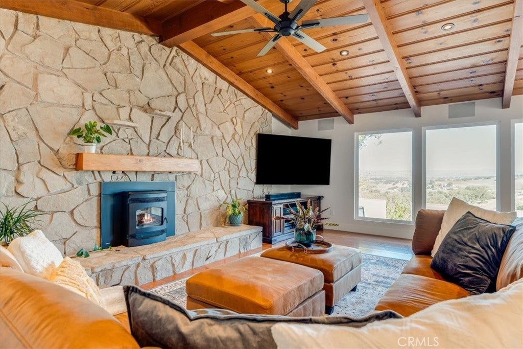 Paso Robles, California, 93446, United States, 3 Bedrooms Bedrooms, ,3 BathroomsBathrooms,Residential,Active,1990043