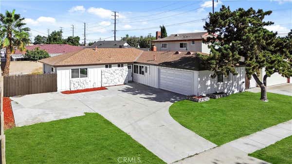 918 S HALLIDAY ST, ANAHEIM, CA 92804, photo 5 of 35