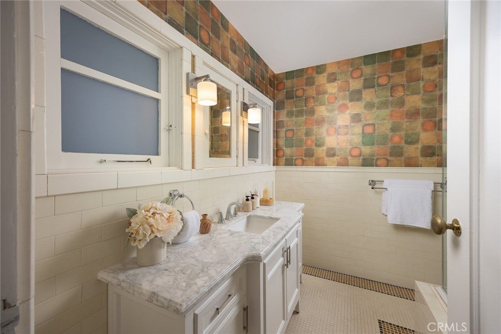 928 S El Molino Ave – image 34